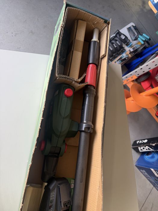 Drujbă telescopică Bosch UniversalChainPole 18