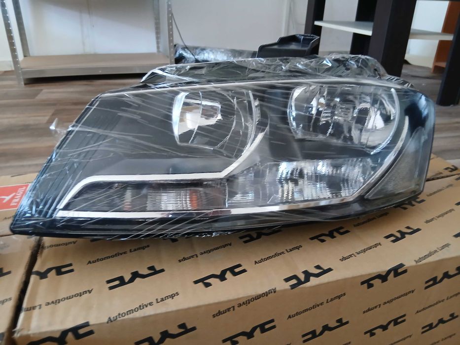 Фар  Ауди А3 НОВ