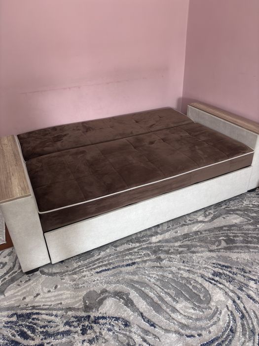 диван сотилади срочна йенги