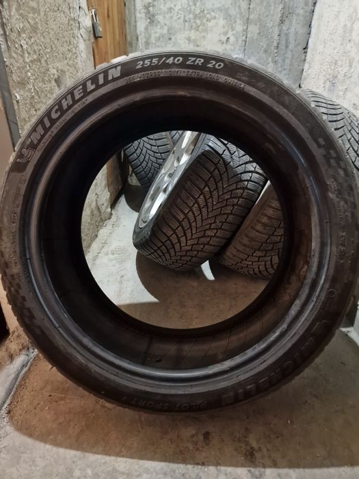 Гуми за Mercedes GLK AMG 20, 255/40/20,