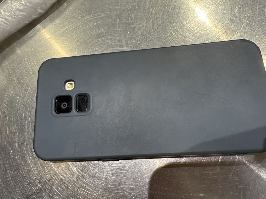 Samsung A6  телефон смартфон