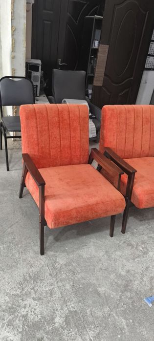 А у нас качественная рестоврация мягкой мебели смена дизайна изготовле