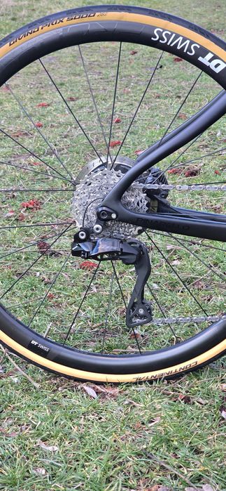 Pinarello X3 marimea 53  Shimano 105 Di2 2x12 + DT Swiss PRC 1400 Carb
