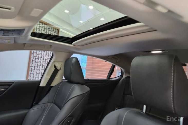 LEXUS ES 300h бензин+гибрид