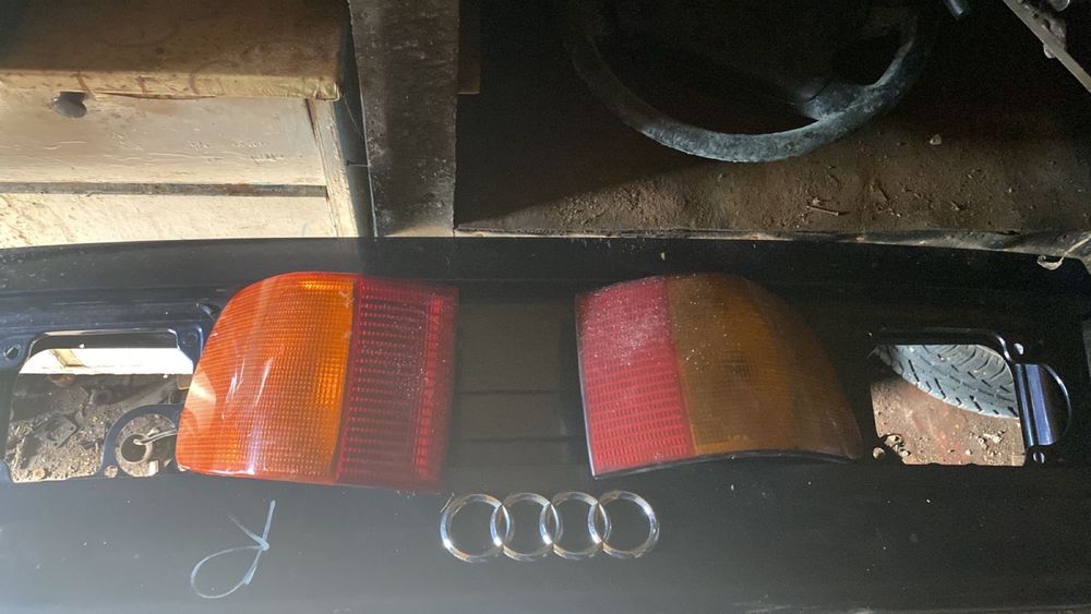 Задние указатели поворота Audi 100c4