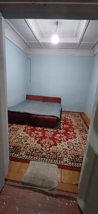 Kvartira qizla yoki oilaga 2 xona beriladi xazaykali