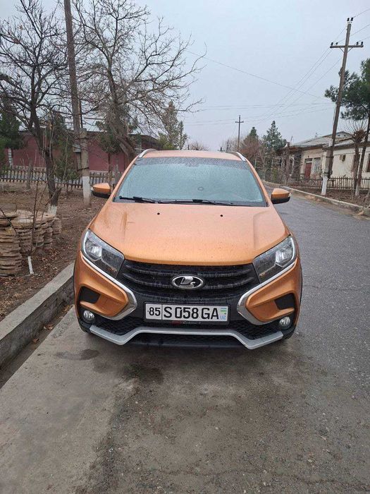 Лада X-ray cross