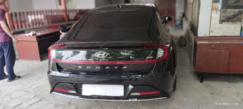 2021 -yil Hyundai Sanata avto mashinasi sotiladi.