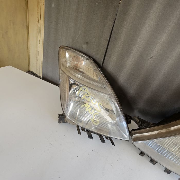 Оригинални фарове за Тойота  Toyota Prius