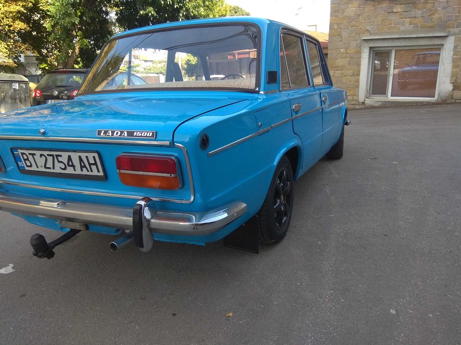 Продавам лада 2103