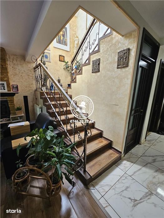 Vila 5 camere, 696 mp teren, Piscina - Aroneanu , Iasi