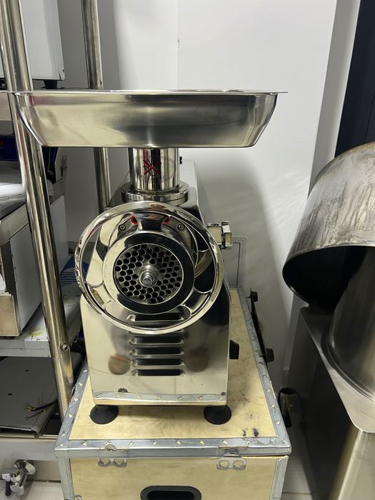 Mașina tocat profesională