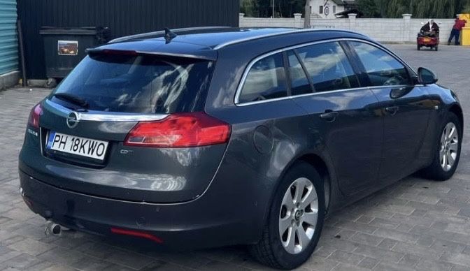 Opel insignia 2010 - 1.8 benzina si GPL