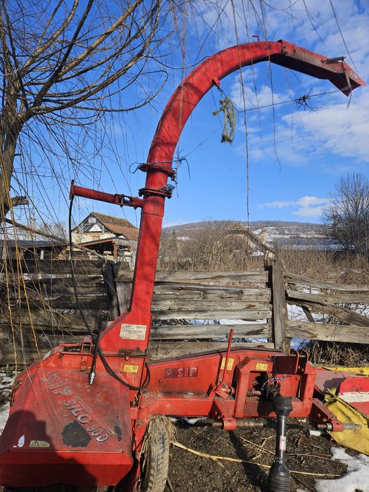 Tocatoare siloz pe un rand