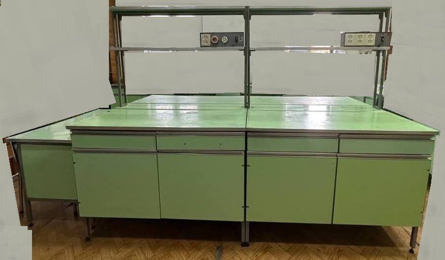 Продам лабораторную мебель б/у