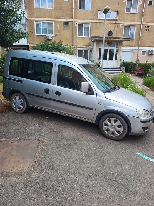 Vând Opel Combo