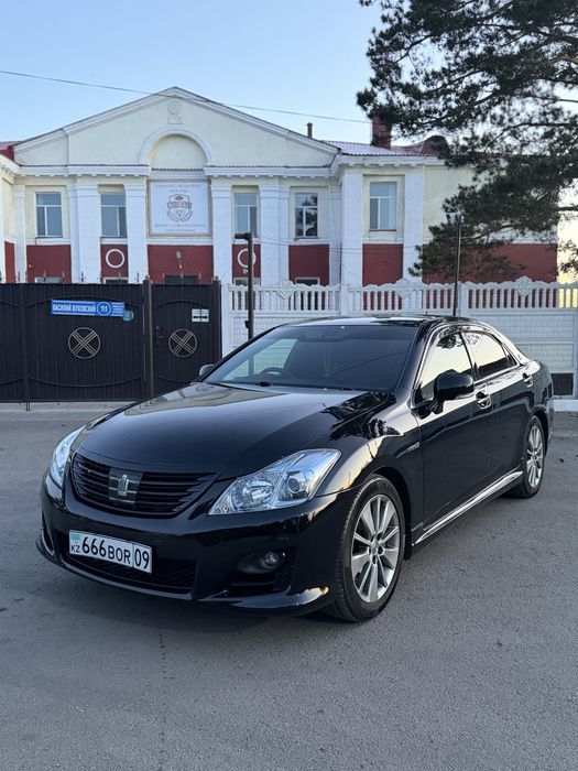 Toyota Crown Hybrid