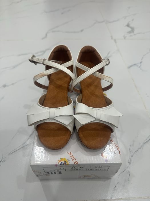 Детская обувь для танцев