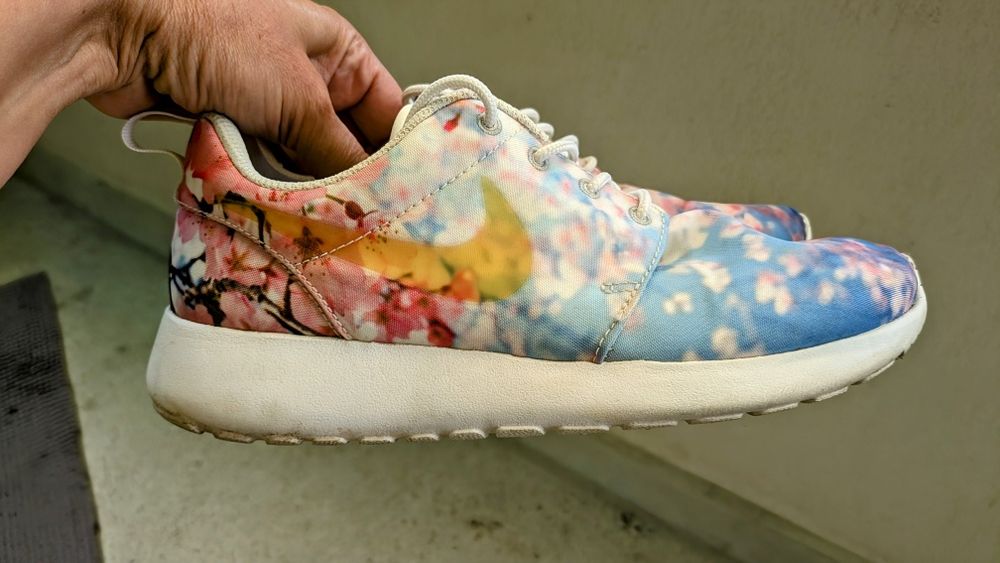 Дамски маратонки NIKE 37.5 номер