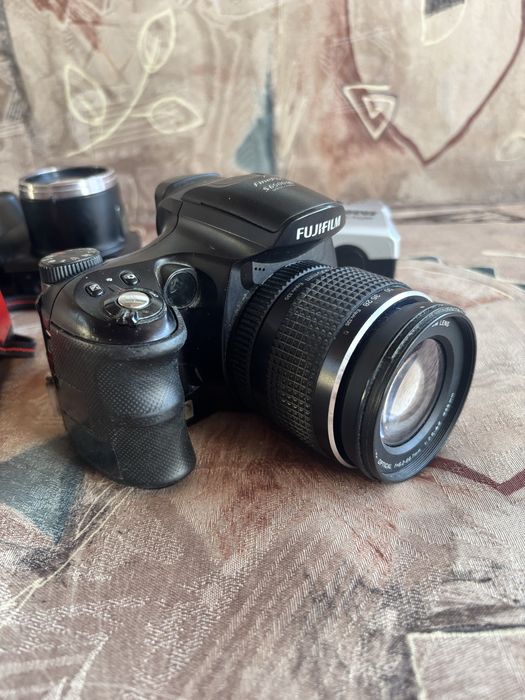 Vand aparate de fotografiat