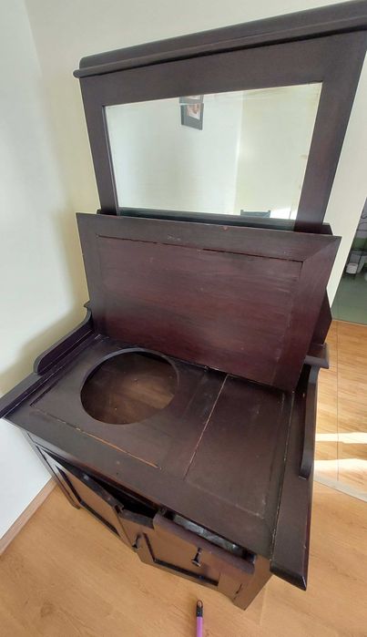 Vand mobilier vechi, lemn masiv, reconditionat, stare foarte buna