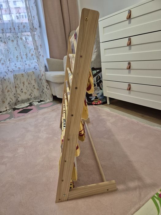 Biblioteca Montessori pentru carti si jucarii