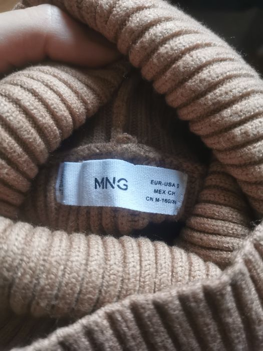 pulover Mango maro cu guler inalt si maneci clopot