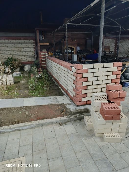 Кладка  балкон. Balkonlarga Ablisofka g'isht teramiz