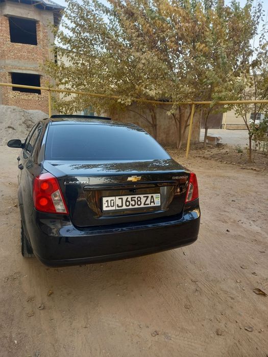Lacetti sotiladi.