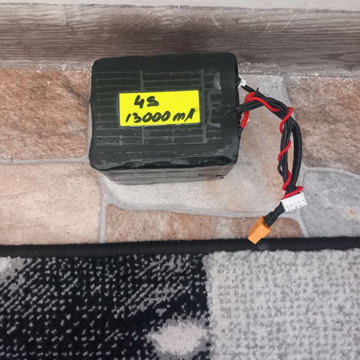 Fac la comanda acumulatori pentru navomodel li ion  celule LG 18650