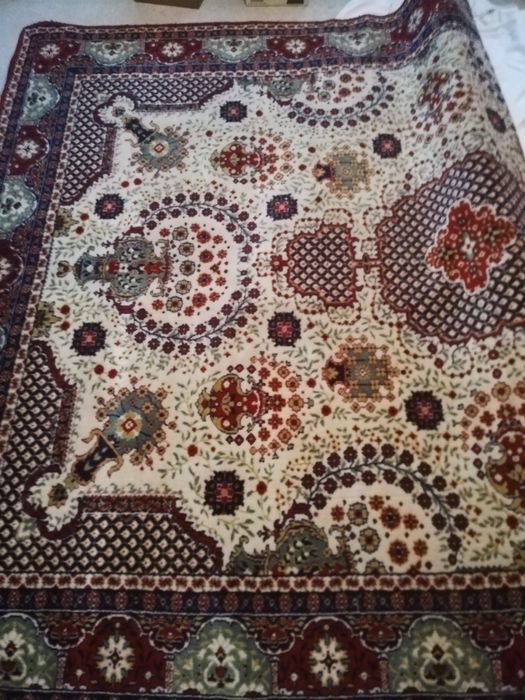Килим тип персийски