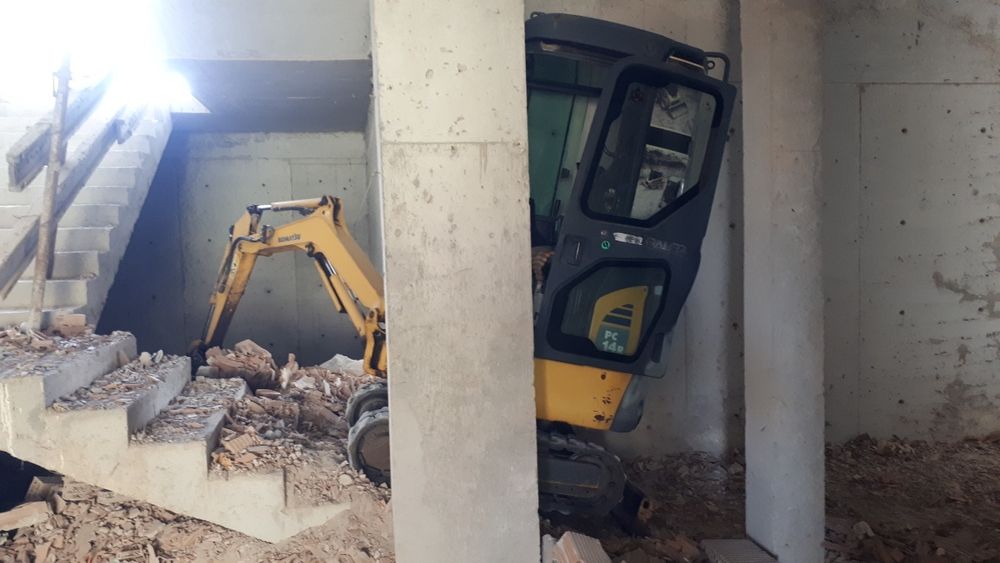 Багер,бобкат и самосвал