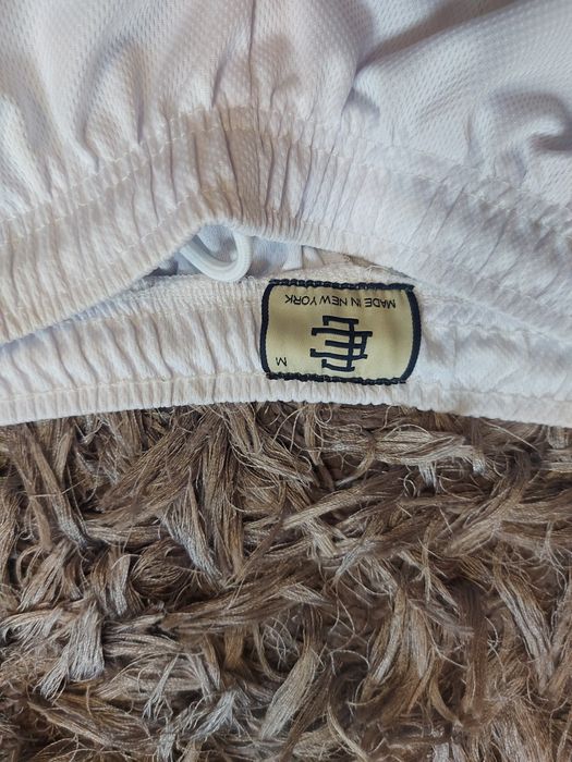 Vând pantaloni scurți Eric Emanuel