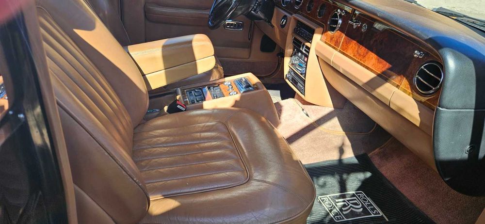 Rolls-Royce Silver Spur – луксозна сватбена кола под наем | София