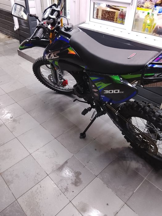 Продам эндуро 300кубов