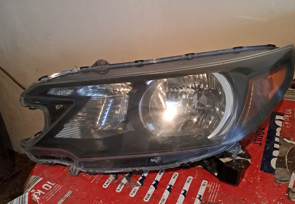 Продавам фарове Хонда CR V