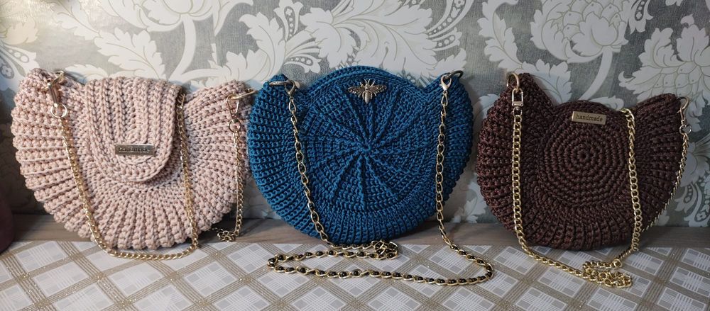 Poșete croșetate manual