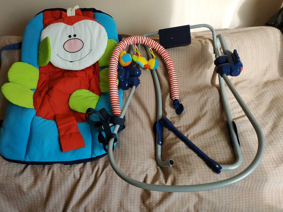 Бебешки музикален шезлонг Чиполино- чисто нов.