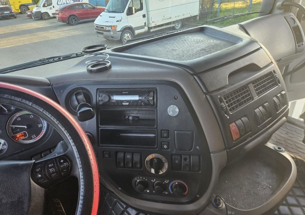 Vând Daf XF 105 460 Standart retarder