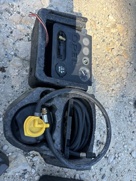 Оригинални компресори за помпене на гуми