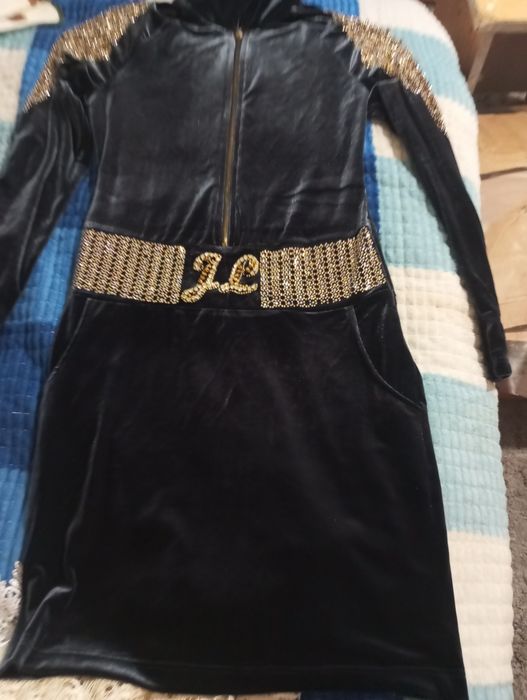 Продам платье одевали 2 раза