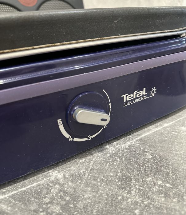Продам блинницу Tefal