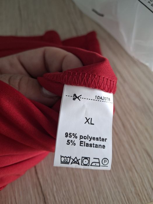 Червена рокля нова