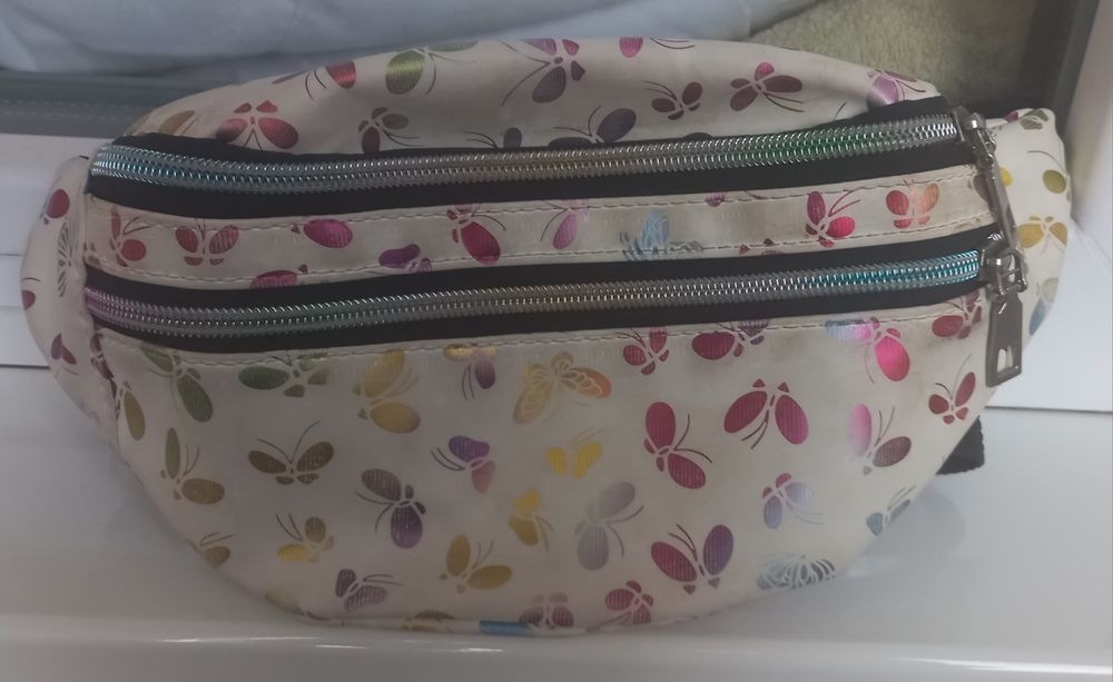 Поясная сумка с бабочками