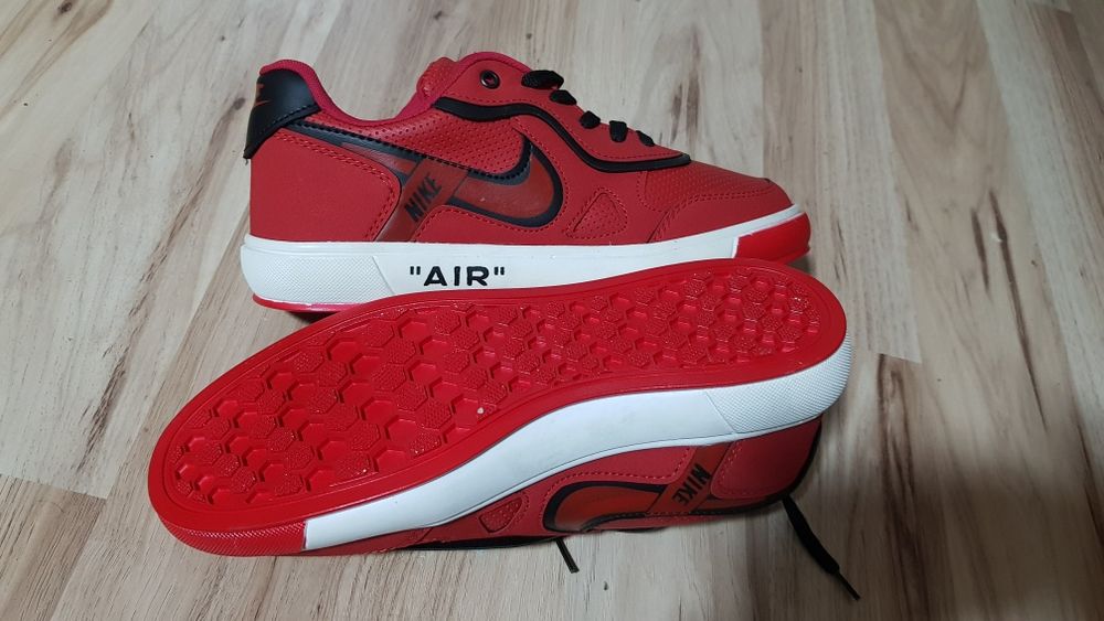 Adidași Nike marimea 40