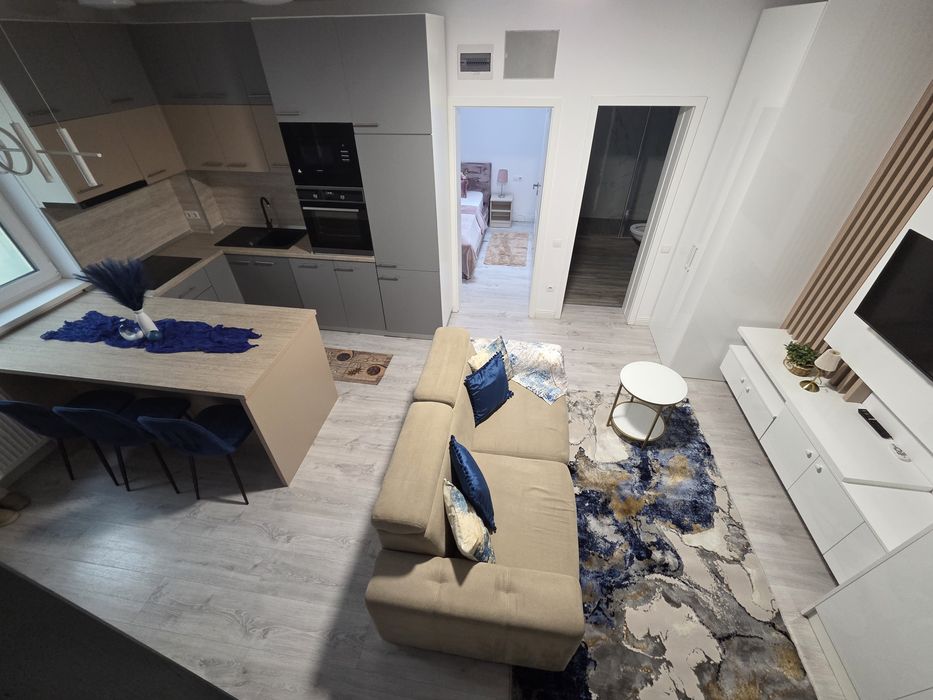 Apartament de lux cu 3 camere, de inchiriat
