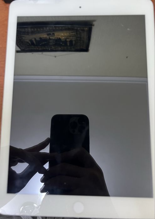 Продается iPad air первого поколения