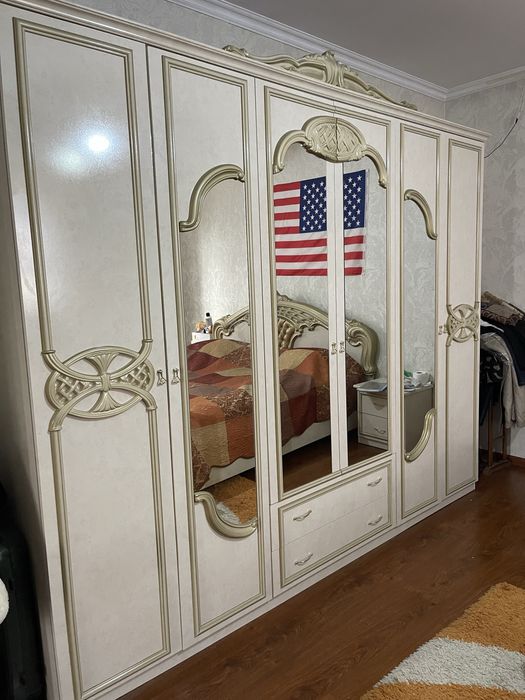 Срочно продам спальный гарнитур