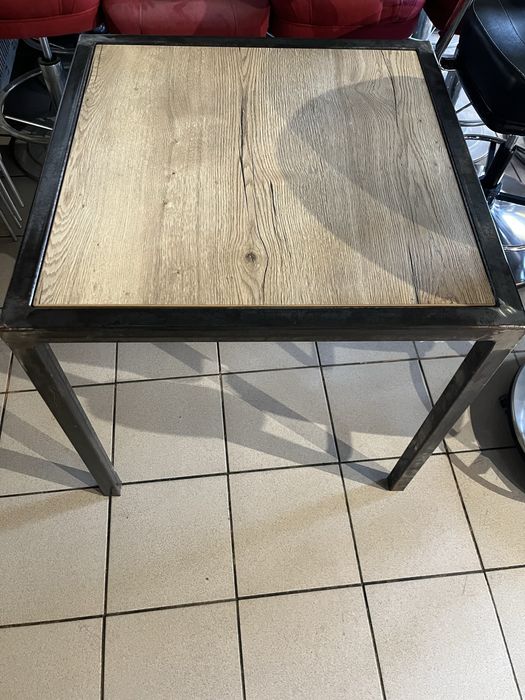 De vanzare mobilier cafenea/baruri