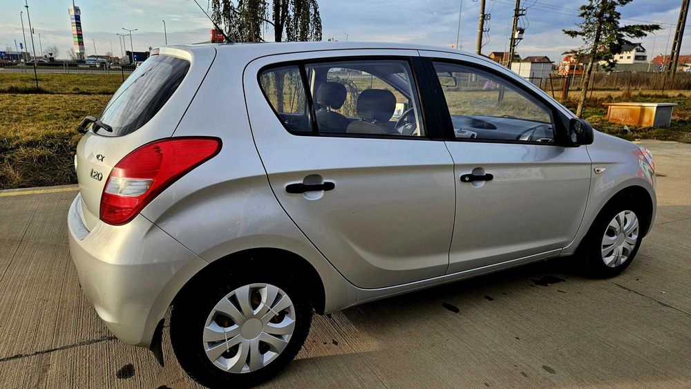 vand HYUNDAI I20, stare buna, km reali, fara accidente